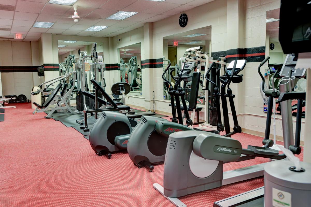 Fitness Center.  Willoughby Studio Apartment For Rent in Heart of Chevy Chase, MD: Phone or text Don at 805-276-0689